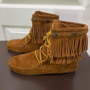 Minnetonka womens 7 moccasins brown tie up bootie